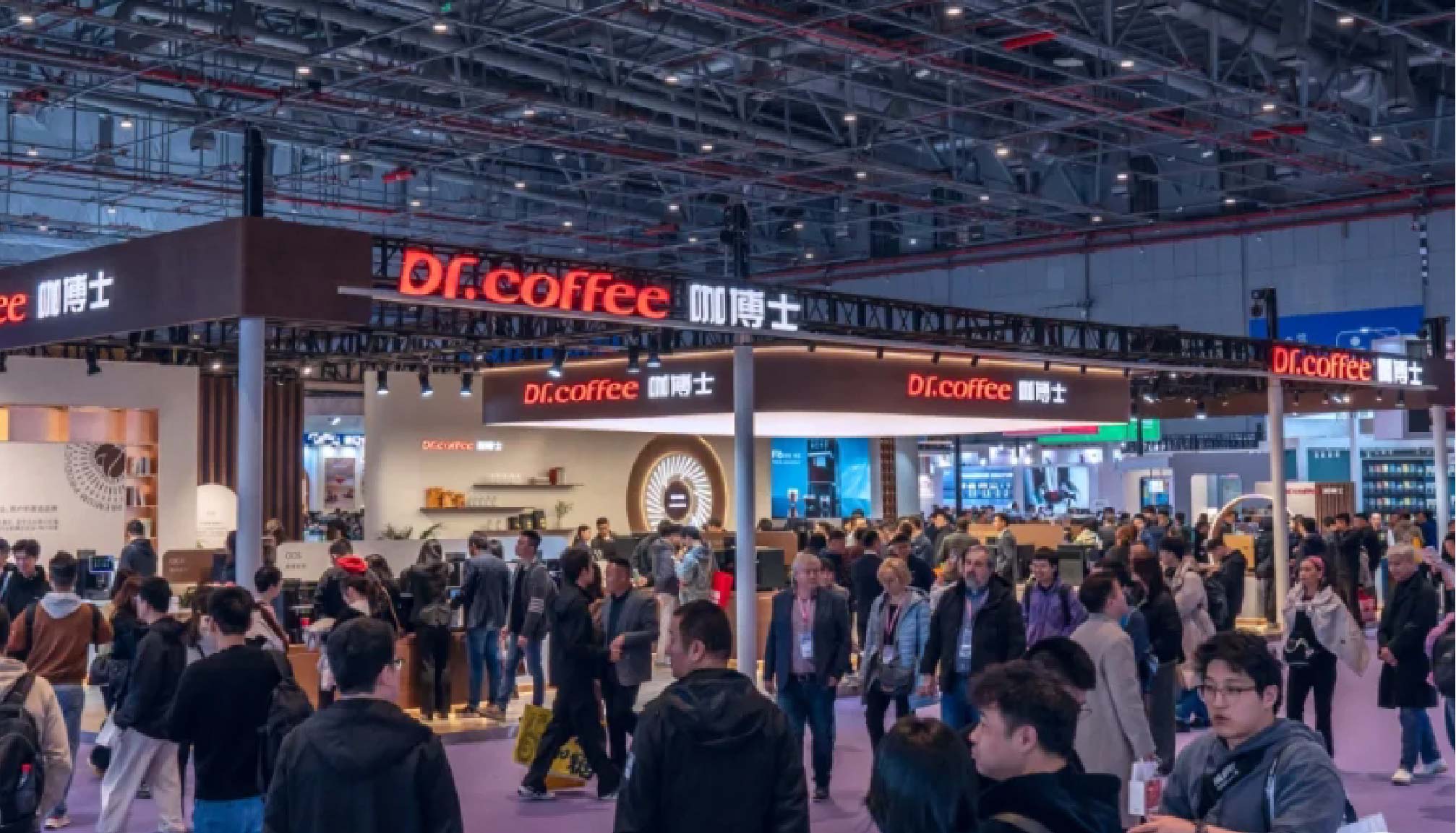 与时代同向同行，冰球突破app下载携新亮相2025 HOTELEX