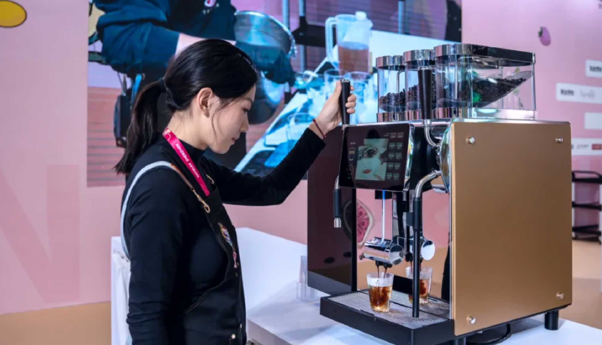 华南调饮高手逐梦赛。蛲黄芶pp下载助力第12届国际潮饮大赛·深圳赛区