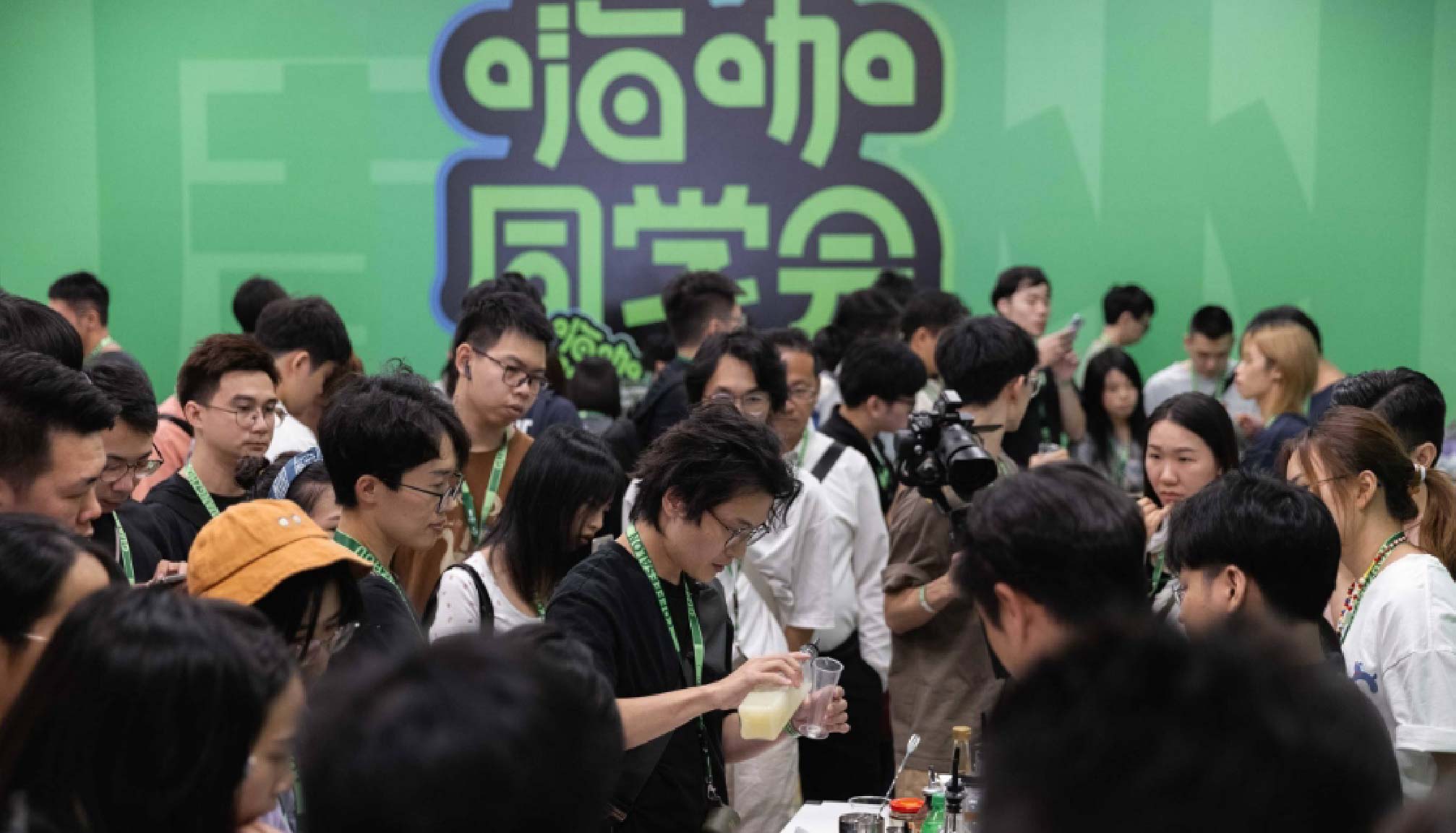 和冰球突破app下载一起，畅享咖啡游乐园